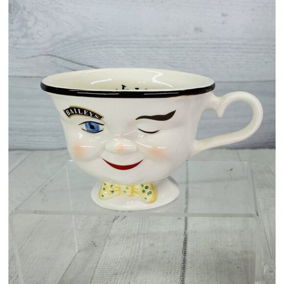 Red Robin Baileys Irish Cream HIS WINKING FACE YUM Blue Eye Ceramic Footed Cup - Picture 1 of 14